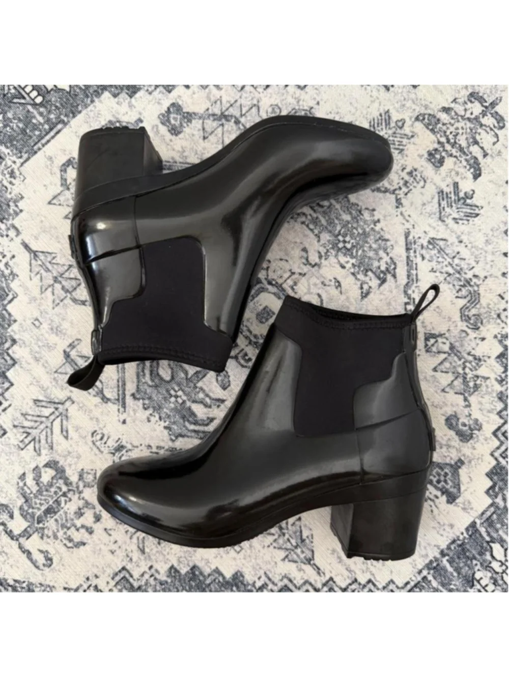 Hunter Refined Black Mid Heel Gloss Bootie - Size 7/38
